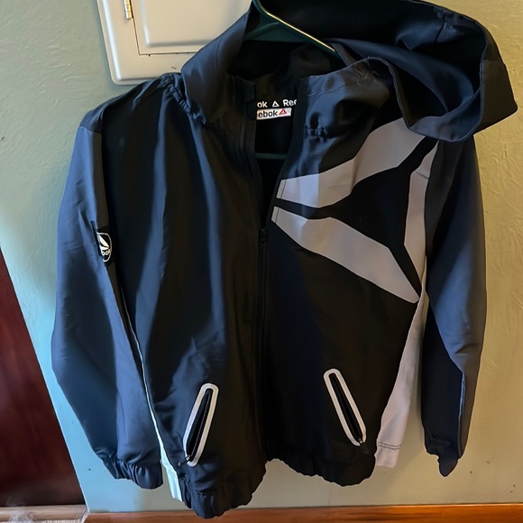 Reebok Other - NWOT Reebok Windbreaker